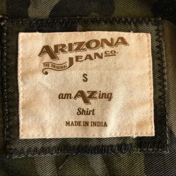 Arizona Jeans Camouflage Amazing Shirt Snaps Size Small NWOT - Picture 5 of 5